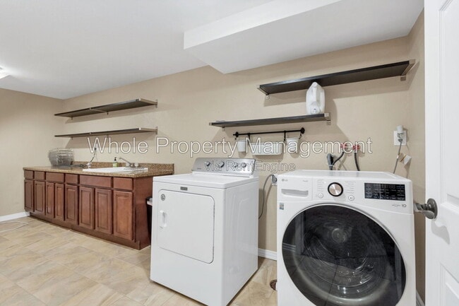 Building Photo - 7085 W 71st Ave