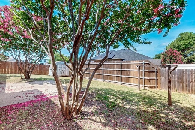 Building Photo - 165 Hirth Dr