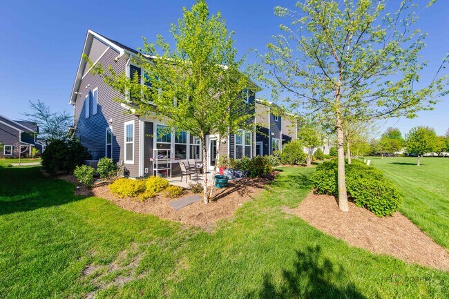 Building Photo - 573 Watercress Dr