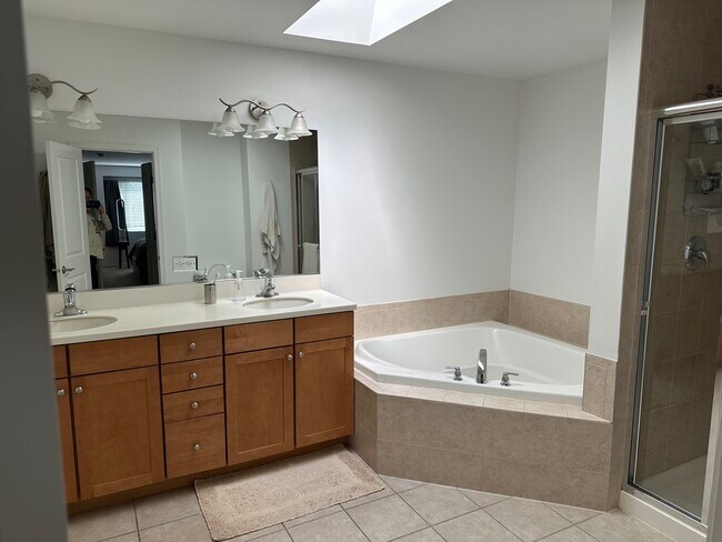 Building Photo - 152 Finstad Dr