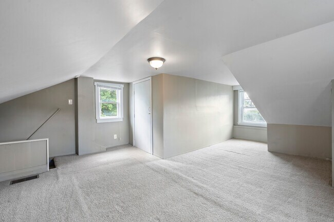 Building Photo - 2721 Berg St