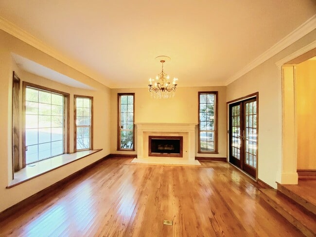 Building Photo - Elegant Woodside Tudor Home