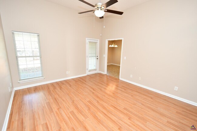 Building Photo - 107 Dorothy Ct