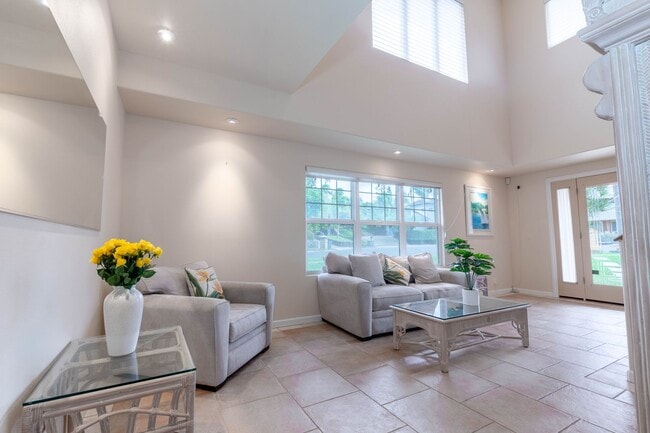 Building Photo - Kahana Ridge – Three Bedroom, Three Bathroom Home with Rare Basement