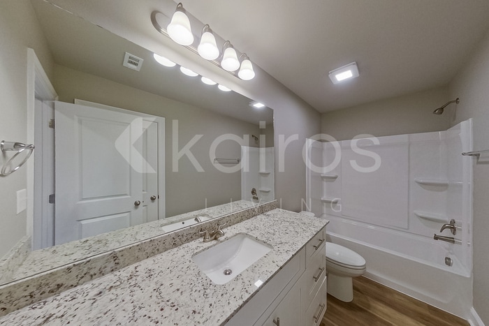 Building Photo - 1534 Cannes Ave