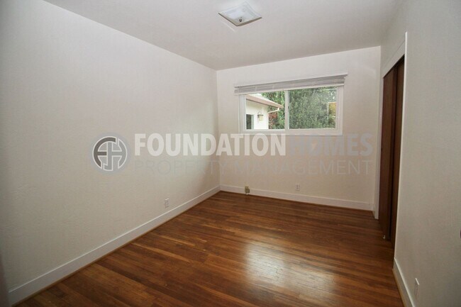 Building Photo - Spacious Single-Level 4BD/2BA Home in Terra Linda - FOUNDATION