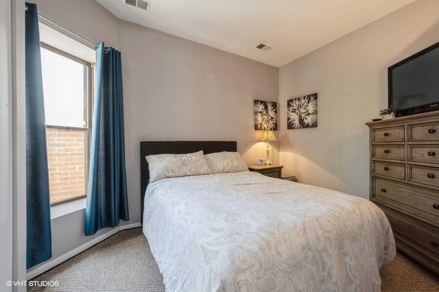 unit 2- 2'nd Bedroom - 845 W Leland Ave