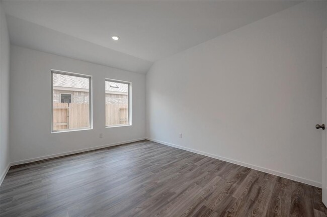 Building Photo - 5119 Whispering River Dr