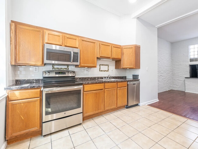 Building Photo - 951 N 6th St