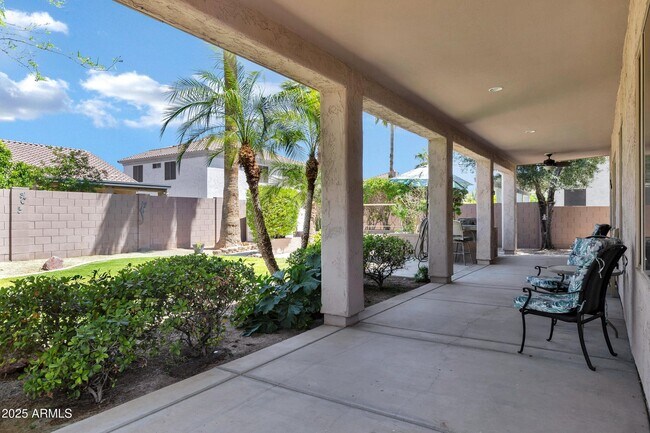 Building Photo - 2260 E Binner Dr