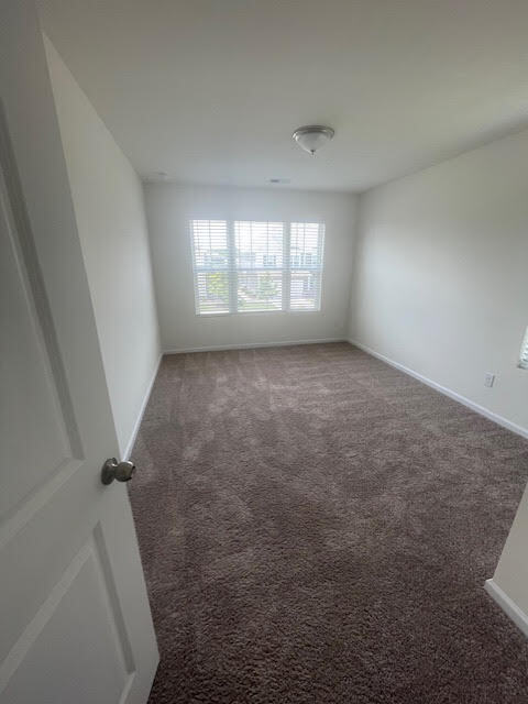 Building Photo - Spacious 3-Bedroom, 2.5-Bath Home in a Gre...