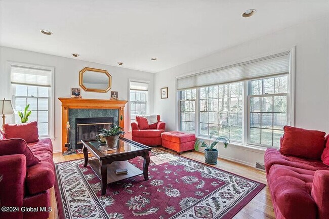 Building Photo - 633 Salvia Ln