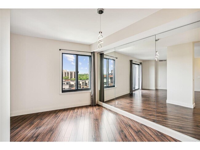 Building Photo - 2950 Dean Pkwy