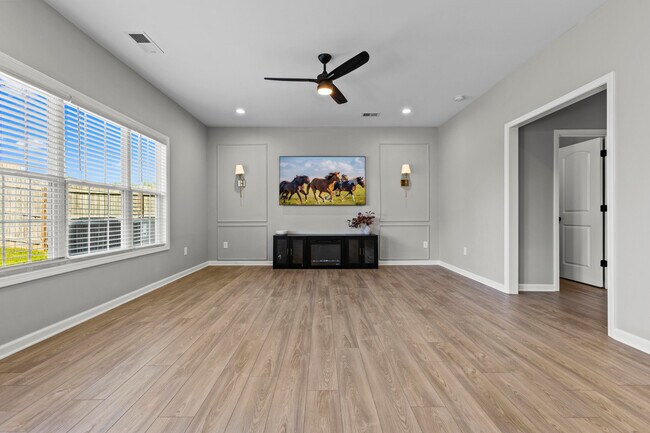 Building Photo - 2681 Rockaway Pl