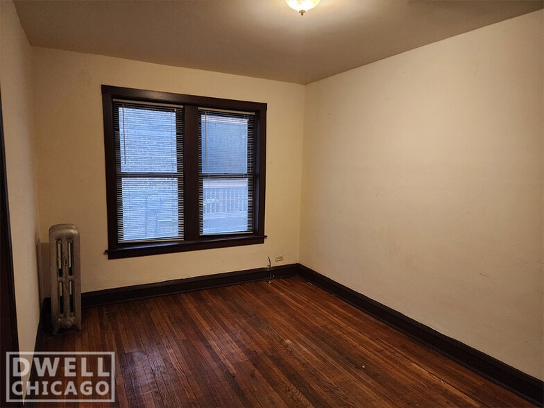 Building Photo - 3302 W Schubert Ave