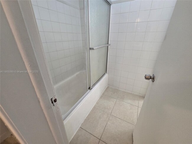 Building Photo - 1231 Seaview