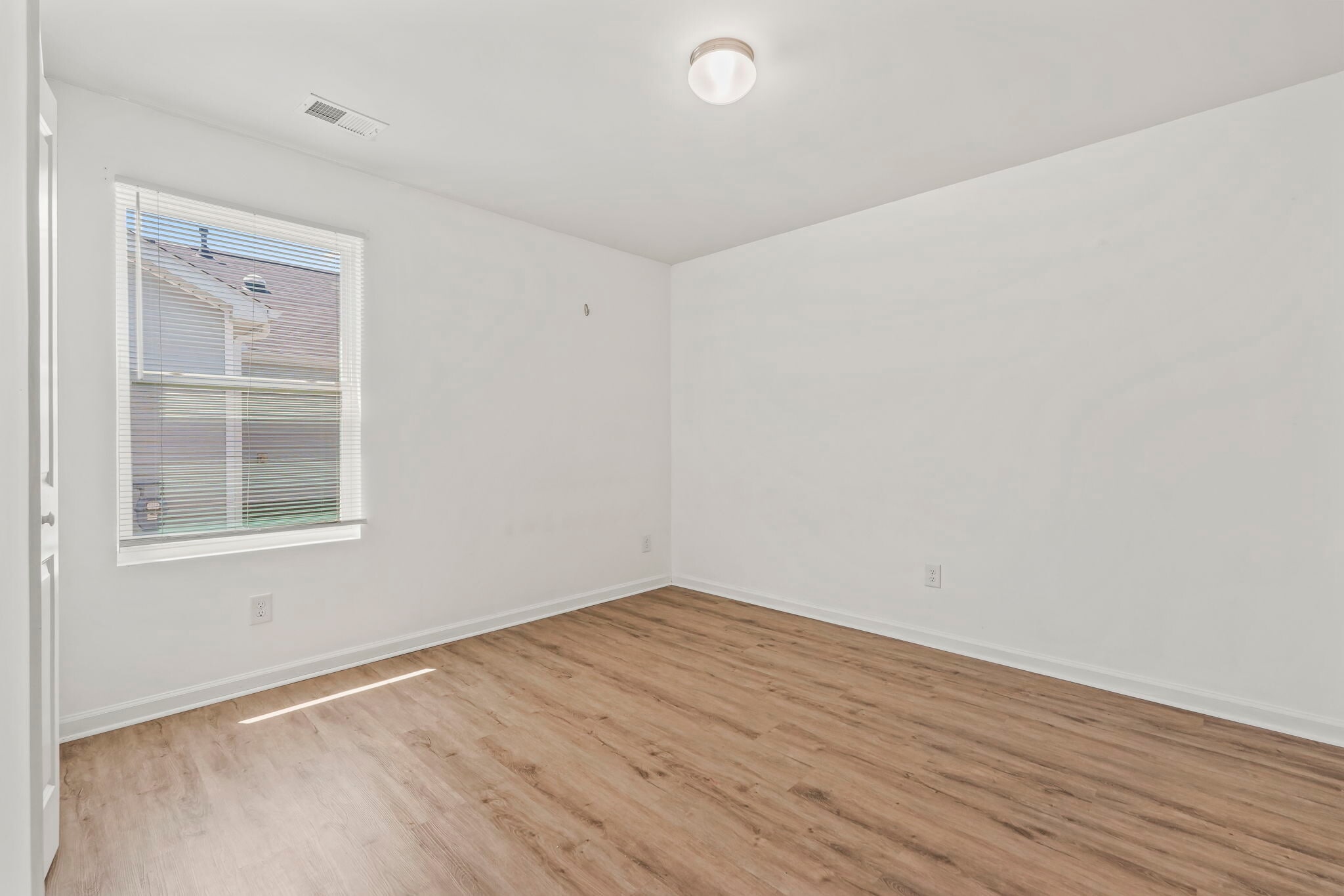 Building Photo - 1789 Sapphire Dr