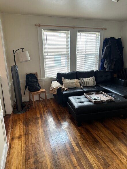 Building Photo - 66 Brock St