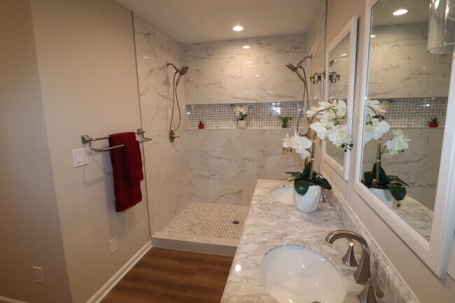 Marble tile shower - 2808 Daytona Dr