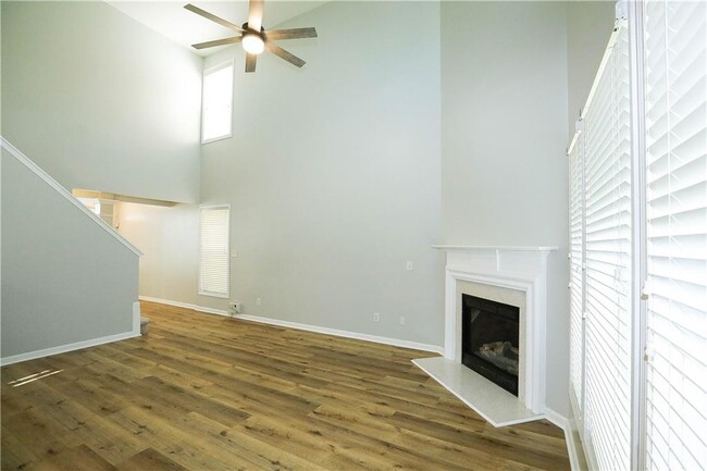Building Photo - 2158 Staunton Dr