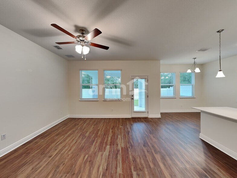 Building Photo - 2820 Ponds Trl