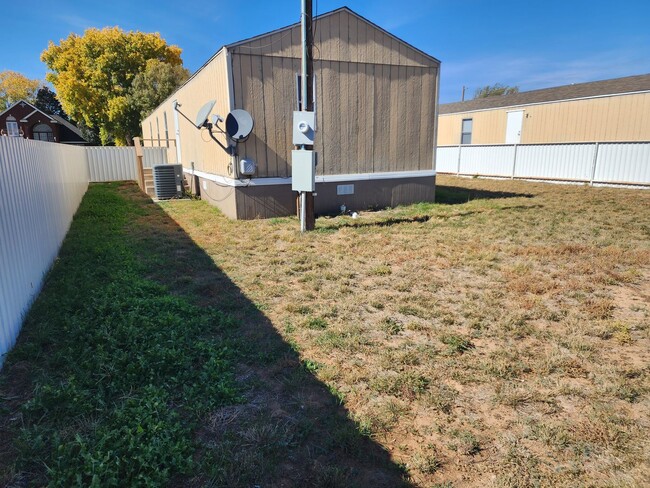 Building Photo - 1210 N Avenue K