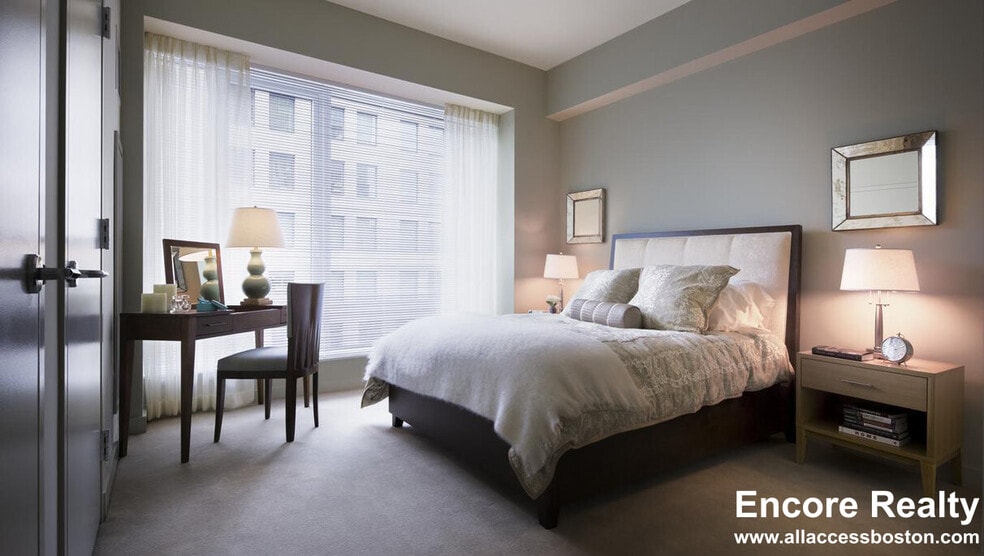 Building Photo - 135 Clarendon St