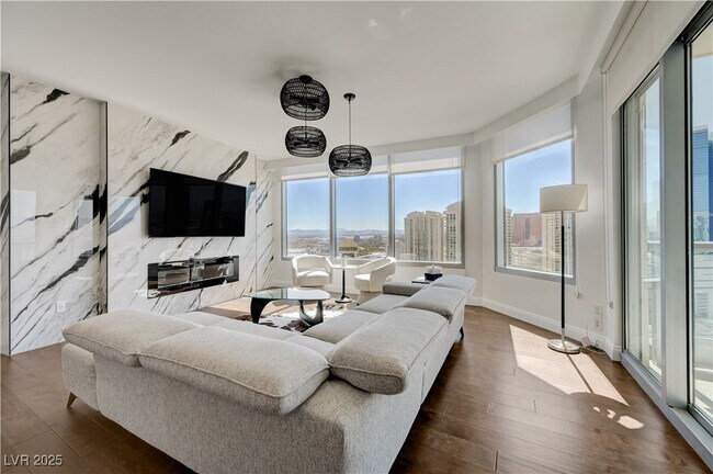 Building Photo - 222 Karen Ave