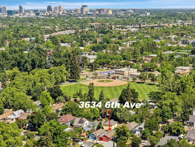 Building Photo - Beautifully updated 2/1 in North Oak Park! Located Close to UC Davis Med Center + MgGeorge Law Sc...