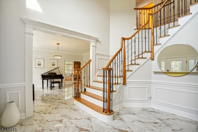 Building Photo - 22 Forest Hill Dr