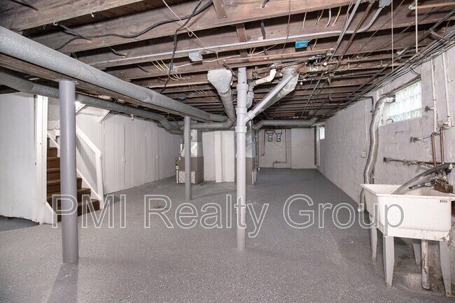 Building Photo - 3581 Ingleside Rd