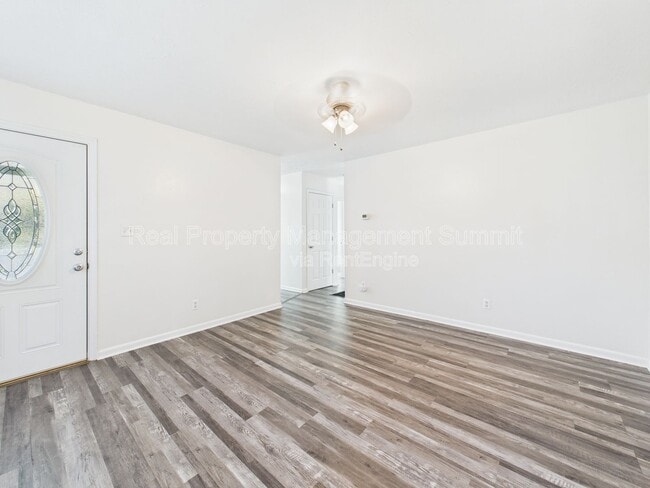 Building Photo - 318 Amherst Rd