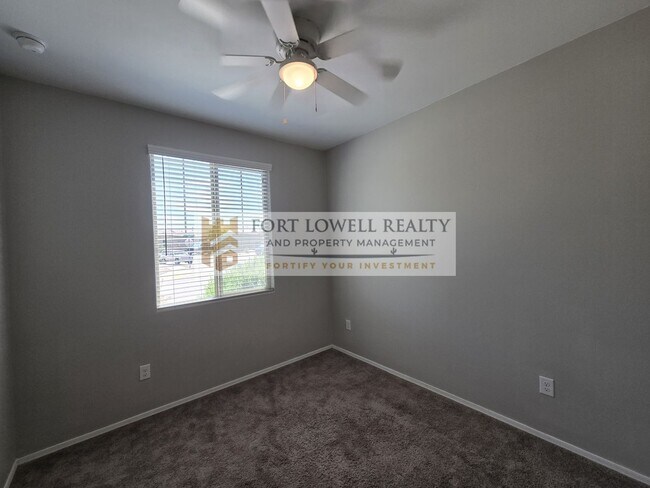 Building Photo - Modern 3 Bed / 2 Bath Home with Open Floor...