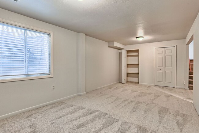 Building Photo - 4 Bedroom home in Fort Collins