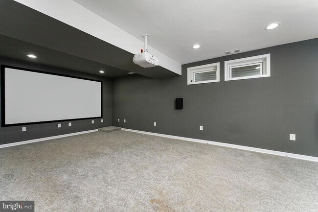 Building Photo - 1808 Golf View Ct