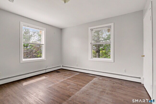 Building Photo - 143 Highland Ave