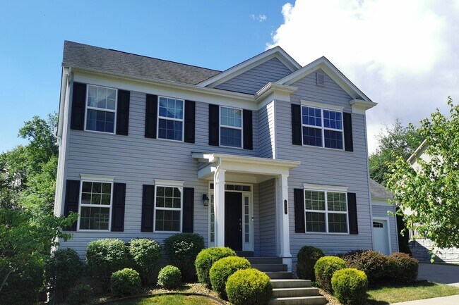 Building Photo - 823 Westminster Ln