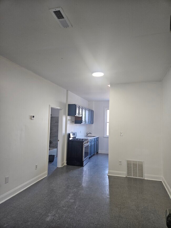 Building Photo - 1909 McCulloh St