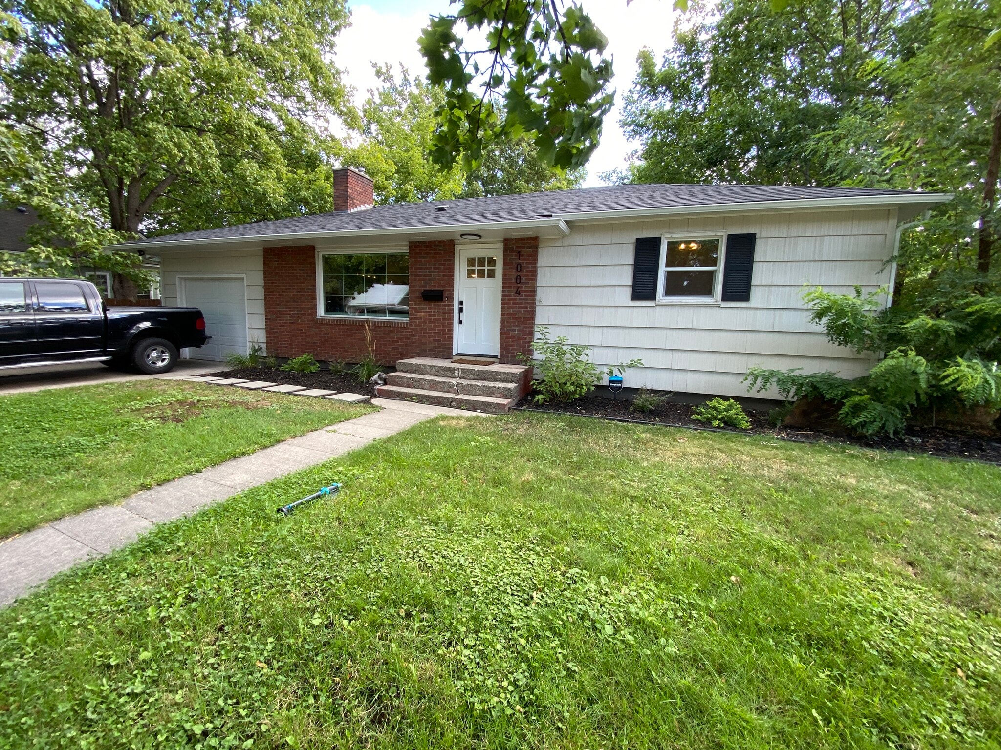 Exterior - 1004 N 7th St