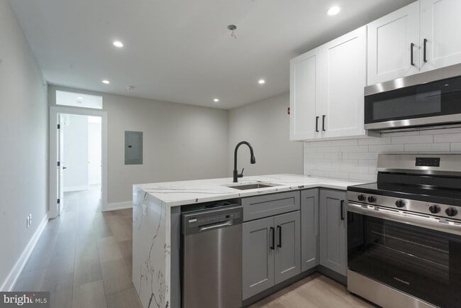 Building Photo - 3849 Fairmount Ave