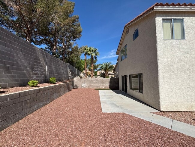 Building Photo - Gorgeous 3Bed/2.5Bath, 2-Story home located in Summerlin