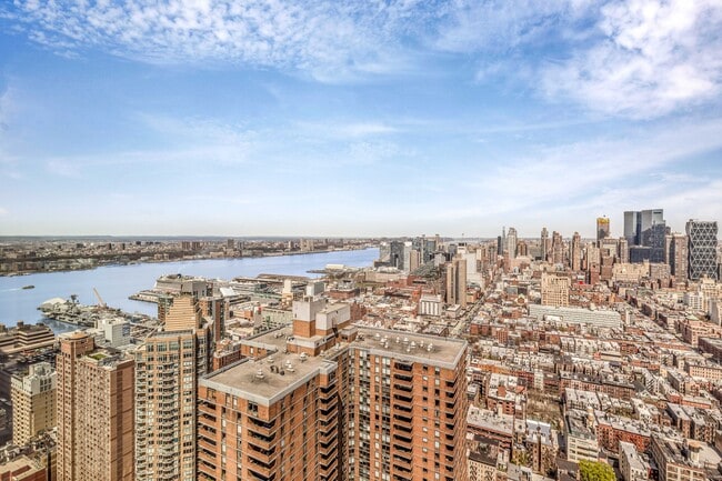 Building Photo - 460 W 42nd St