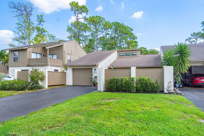 Building Photo - 12621 Shady Pines Ct