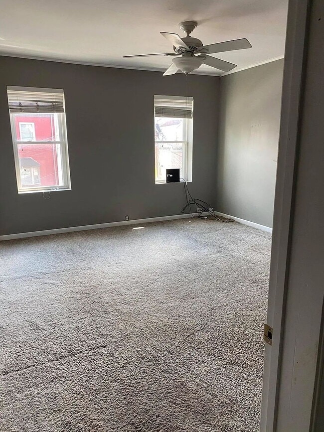 Building Photo - Charming 2BR South Side Home | Updated Kitchen w/ Dishwasher | Prime Pittsburgh Location