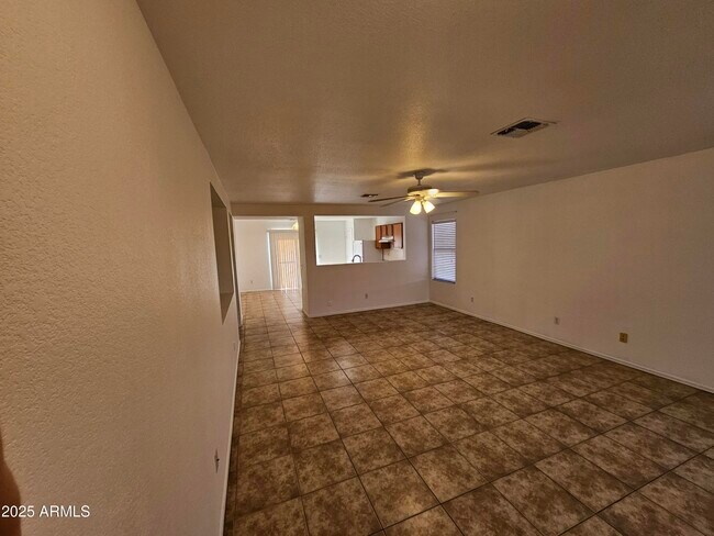 Building Photo - 674 W Kingman Loop