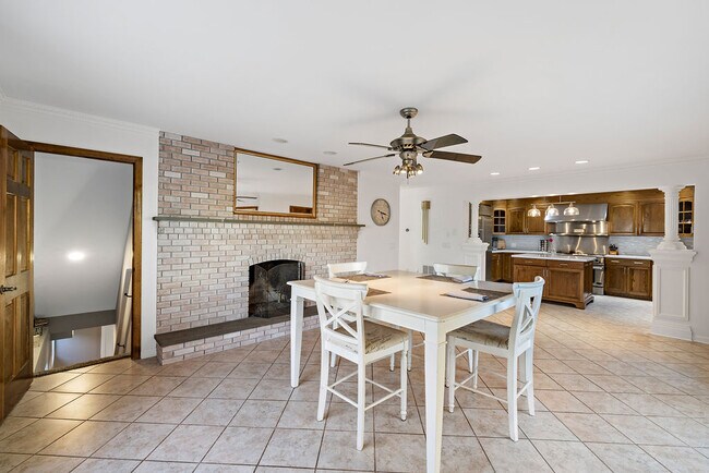 Building Photo - 14 Plymouth Ave