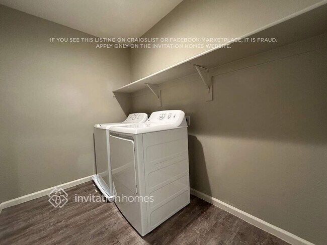 Building Photo - 18928 W Reade Ave