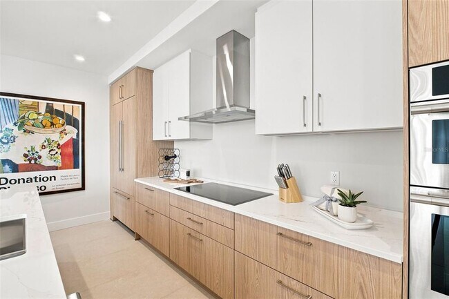 Building Photo - 275 1st Ave S