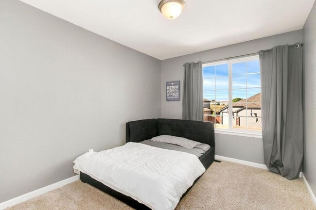 Building Photo - 329 Wyss St