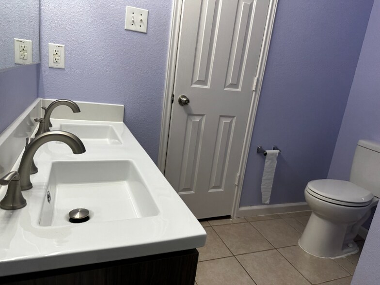 Building Photo - 8124 Stowe Springs Ln